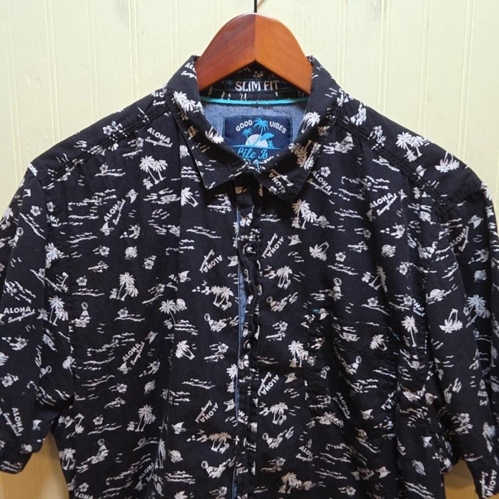 Life Is A Beach Shirt Mens XL Black Aloha Print Short Sleeve Button Up Tropical